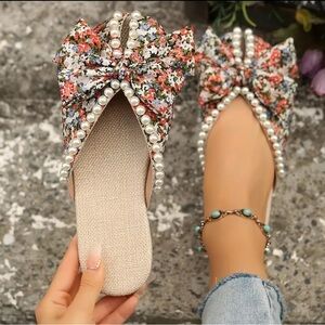 Cream Mules with Floral Bead Design and Flexible Sole